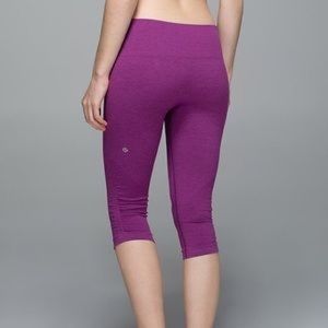 Lululemon In The Flow 3/4 crops leggings